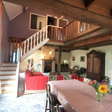 Holiday home Maison Spacieuse Au Coeur De Avec Jardin